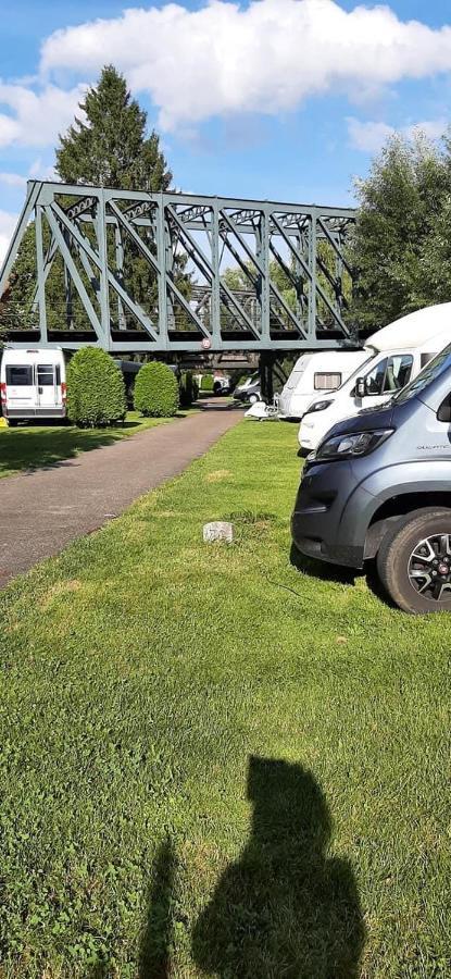 Camping Wohnwagen Standard Шилтах Екстериор снимка
