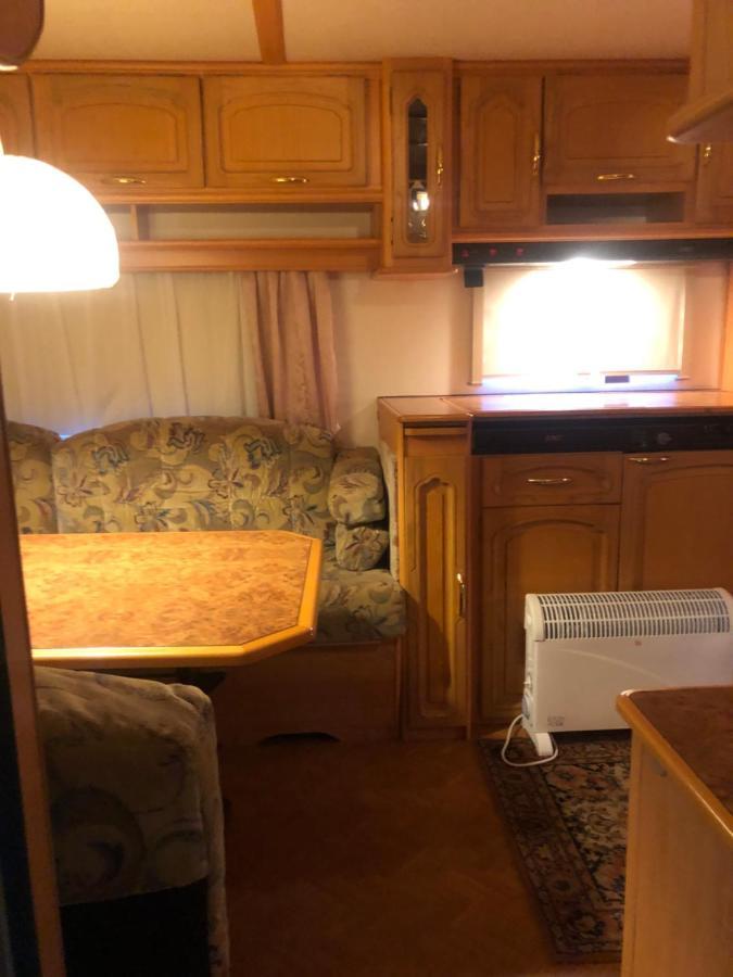 Camping Wohnwagen Standard Шилтах Екстериор снимка